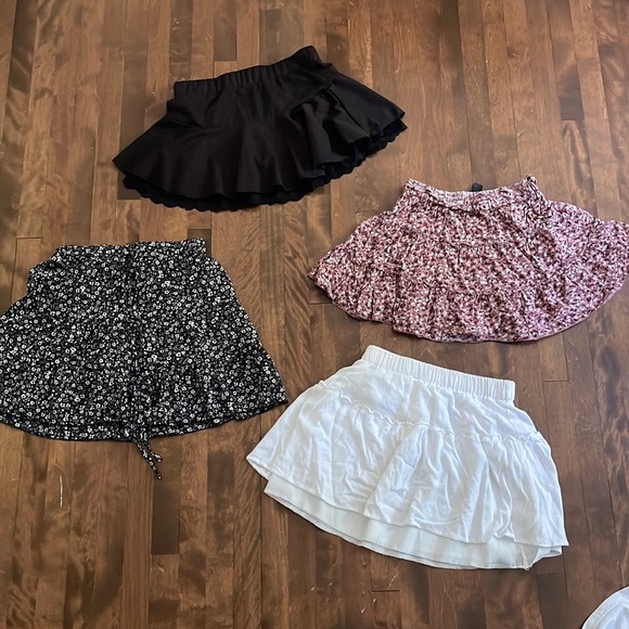 Bundle of 4 skirts - Picture 1 of 5